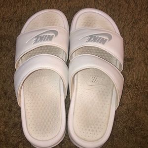 Nike Benassi Duo Ultra White Slides
